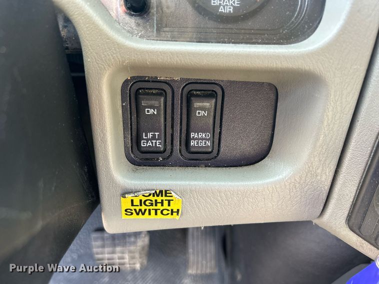 image for item DS8822 2012 International DuraStar 4300  spreader truck