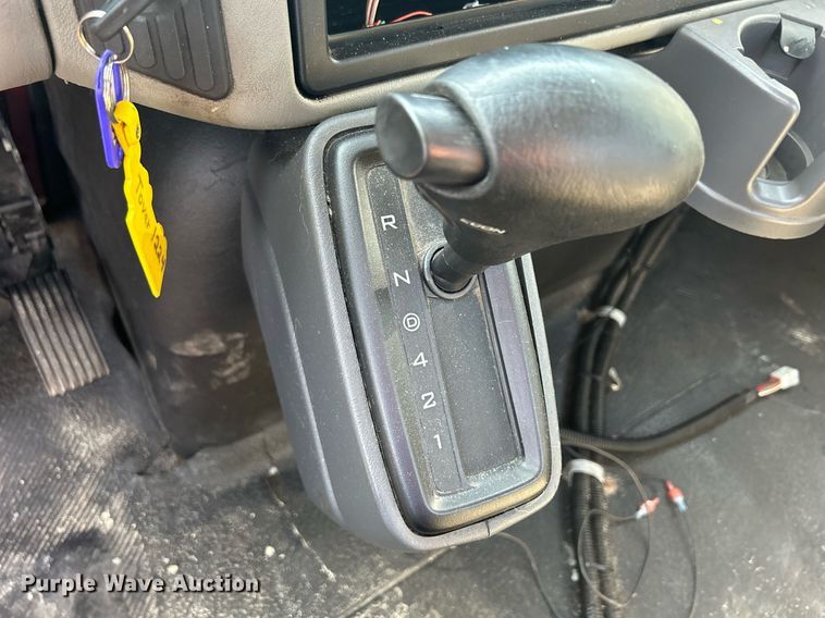 image for item DS8822 2012 International DuraStar 4300  spreader truck