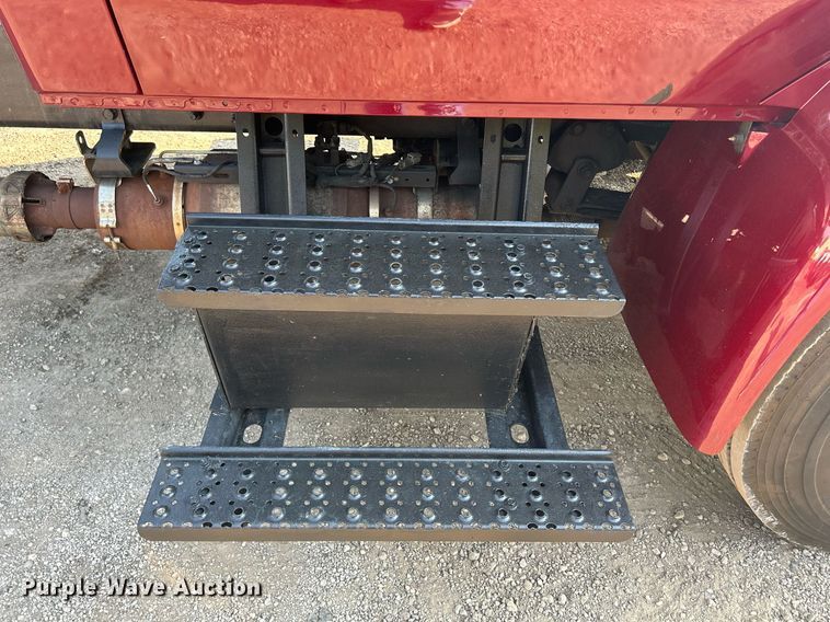 image for item DS8822 2012 International DuraStar 4300  spreader truck