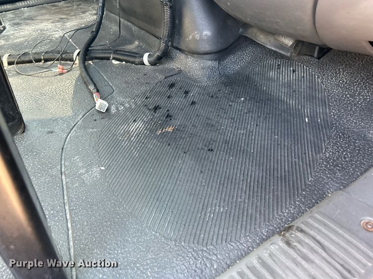 image for item DS8822 2012 International DuraStar 4300  spreader truck