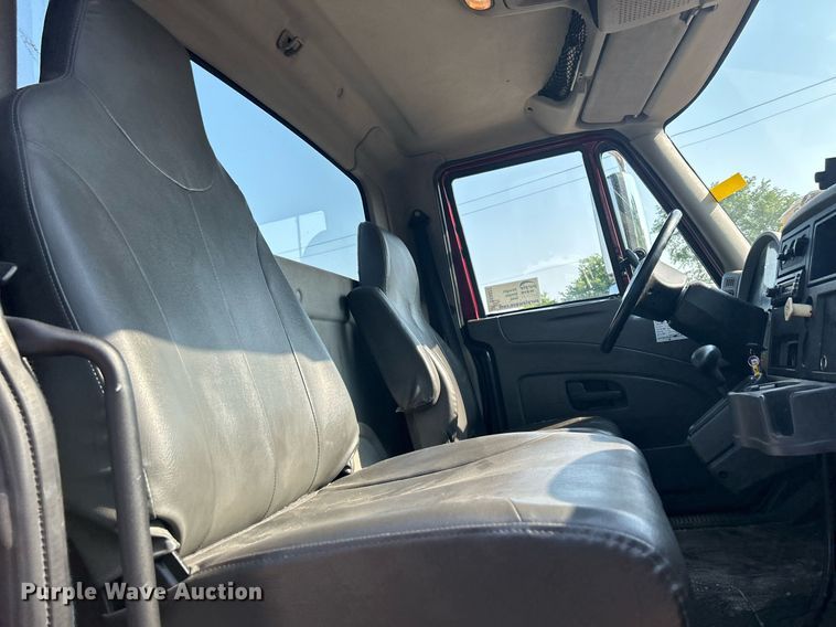 image for item DS8822 2012 International DuraStar 4300  spreader truck