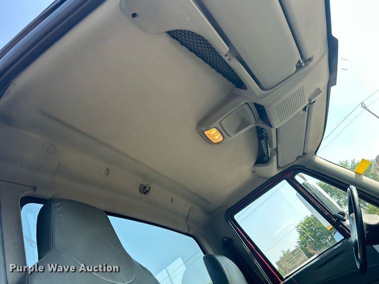 image for item DS8822 2012 International DuraStar 4300  spreader truck