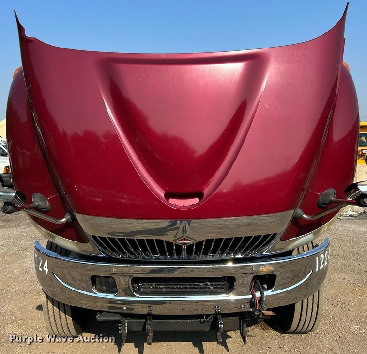 image for item DS8822 2012 International DuraStar 4300  spreader truck