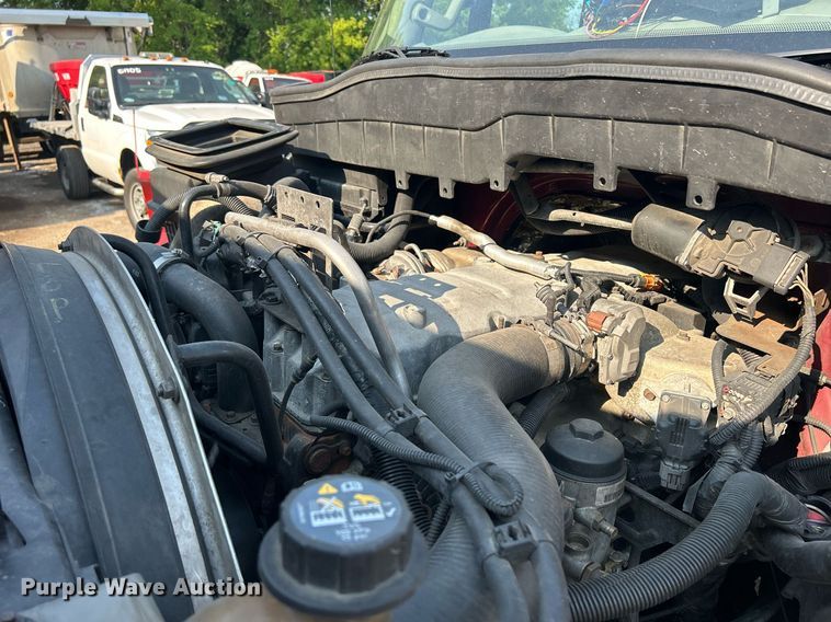 image for item DS8822 2012 International DuraStar 4300  spreader truck