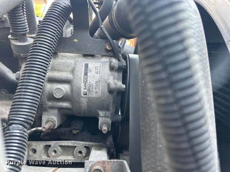 image for item DS8822 2012 International DuraStar 4300  spreader truck