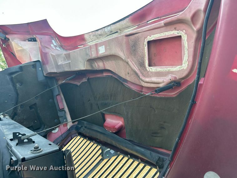 image for item DS8822 2012 International DuraStar 4300  spreader truck