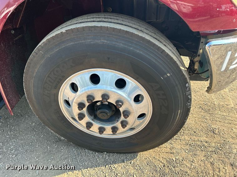 image for item DS8822 2012 International DuraStar 4300  spreader truck