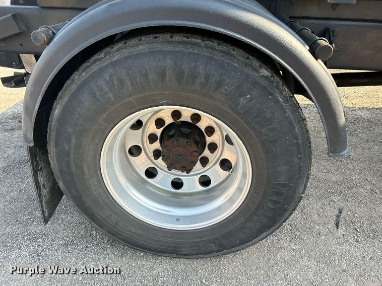 image for item DS8822 2012 International DuraStar 4300  spreader truck