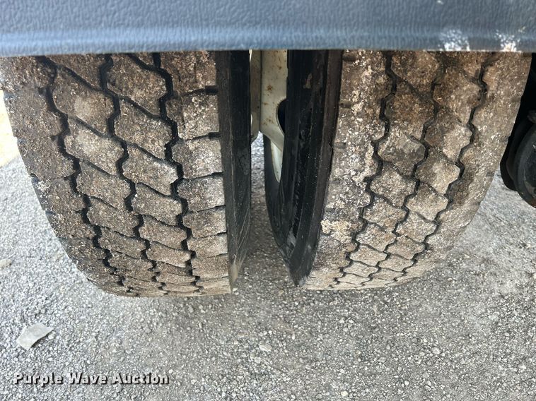 image for item DS8822 2012 International DuraStar 4300  spreader truck