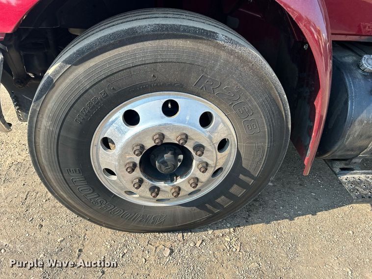 image for item DS8822 2012 International DuraStar 4300  spreader truck