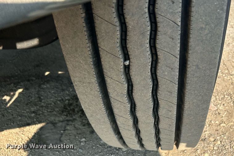 image for item DS8822 2012 International DuraStar 4300  spreader truck