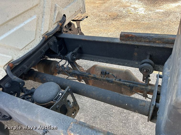 image for item DS8823 2009 International DuraStar 4300  spreader truck