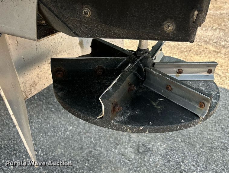 image for item DS8823 2009 International DuraStar 4300  spreader truck