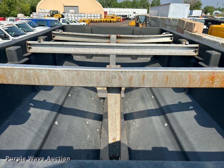 image for item DS8823 2009 International DuraStar 4300  spreader truck