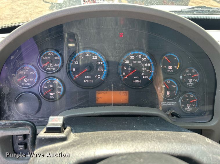 image for item DS8823 2009 International DuraStar 4300  spreader truck