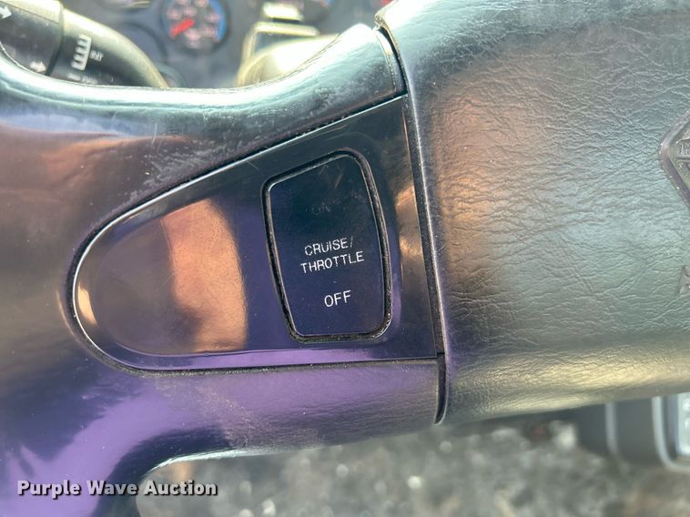 image for item DS8823 2009 International DuraStar 4300  spreader truck