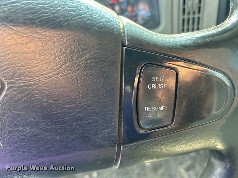 image for item DS8823 2009 International DuraStar 4300  spreader truck