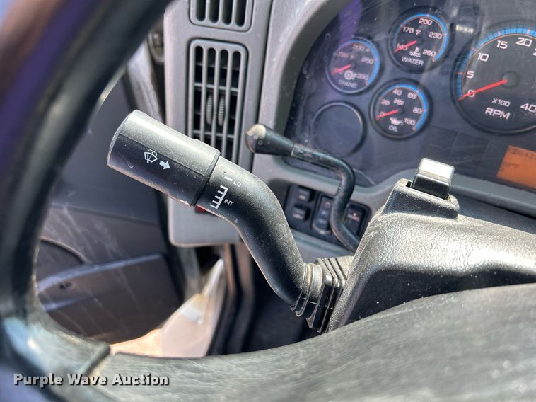 image for item DS8823 2009 International DuraStar 4300  spreader truck