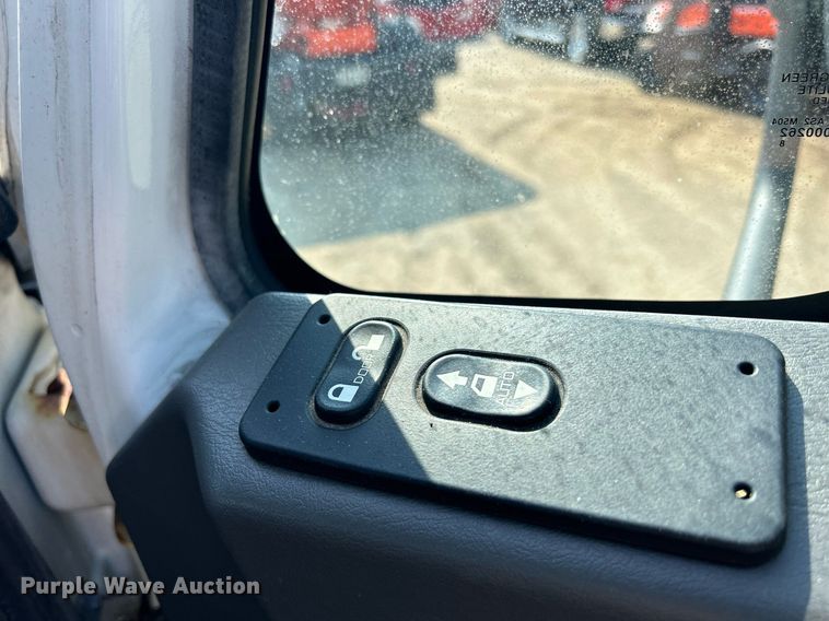 image for item DS8823 2009 International DuraStar 4300  spreader truck