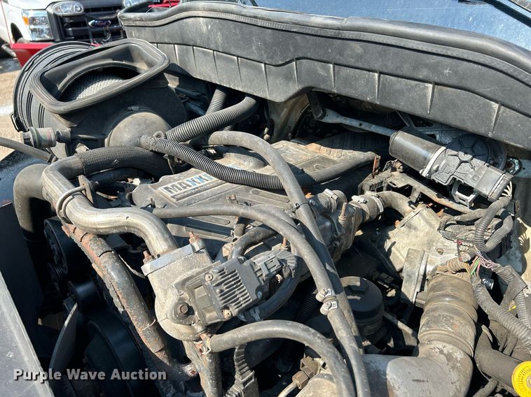 image for item DS8823 2009 International DuraStar 4300  spreader truck