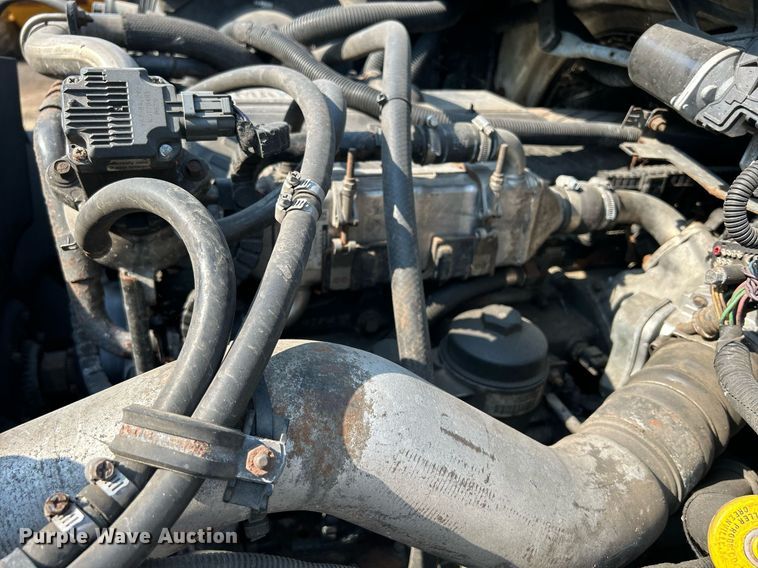 image for item DS8823 2009 International DuraStar 4300  spreader truck