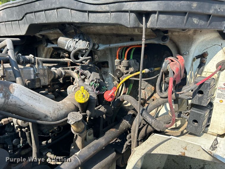 image for item DS8823 2009 International DuraStar 4300  spreader truck