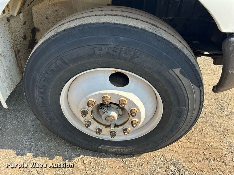 image for item DS8823 2009 International DuraStar 4300  spreader truck