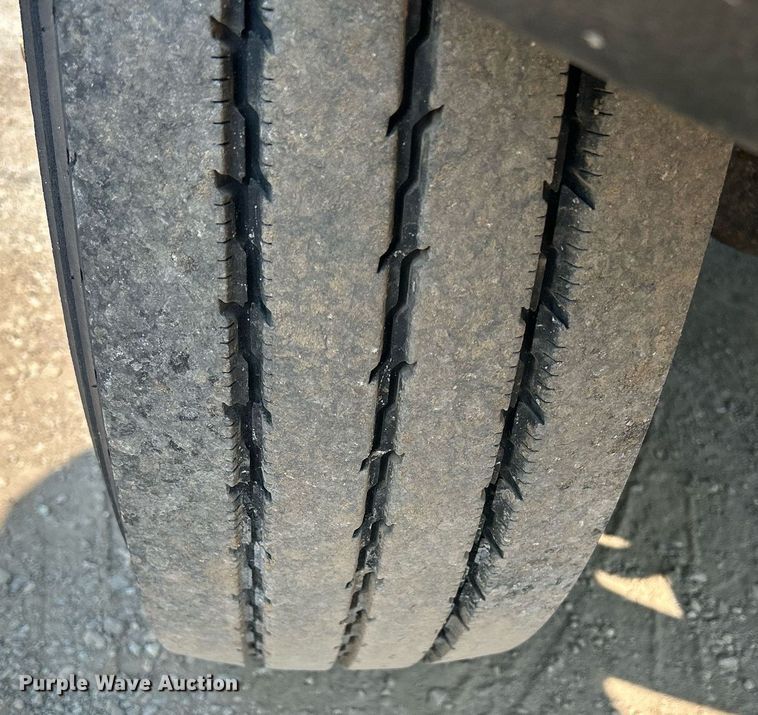 image for item DS8823 2009 International DuraStar 4300  spreader truck