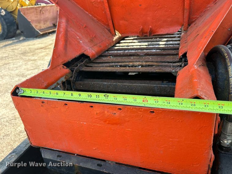 image for item DS8824 2006 International 4300  spreader truck