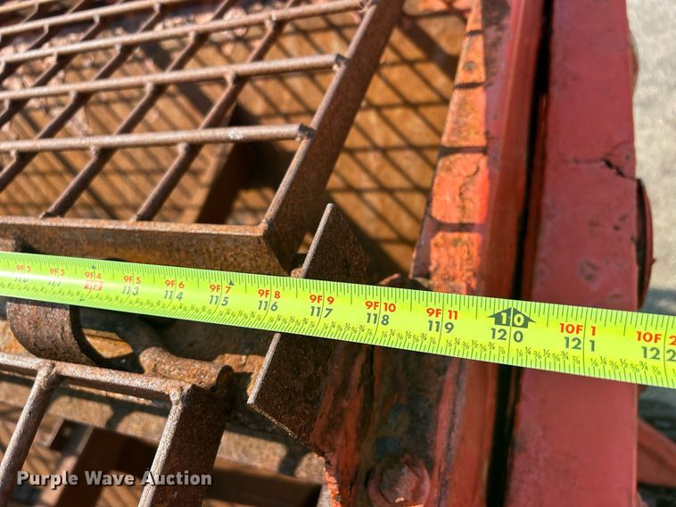 image for item DS8824 2006 International 4300  spreader truck