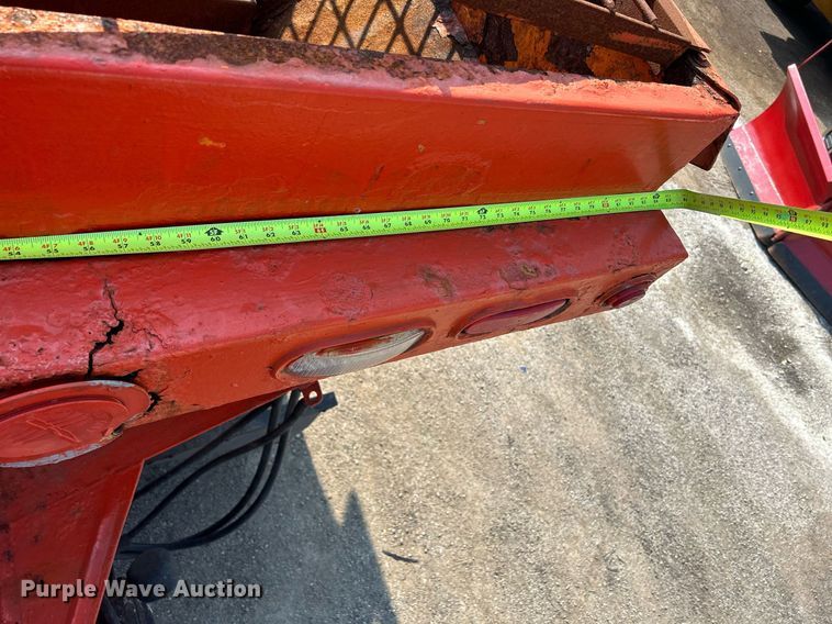 image for item DS8824 2006 International 4300  spreader truck