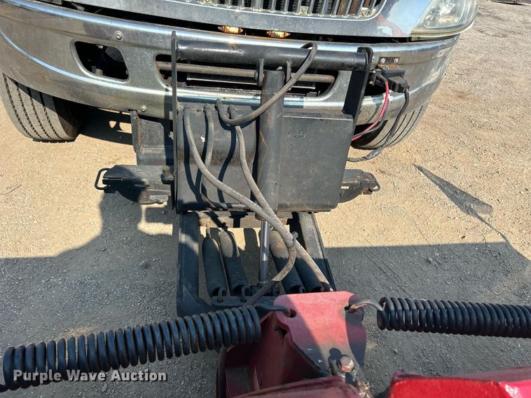 image for item DS8824 2006 International 4300  spreader truck