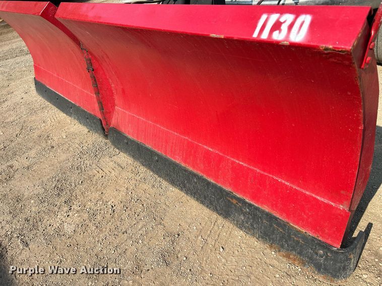 image for item DS8824 2006 International 4300  spreader truck