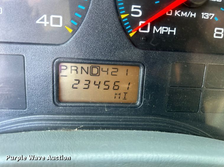 image for item DS8824 2006 International 4300  spreader truck