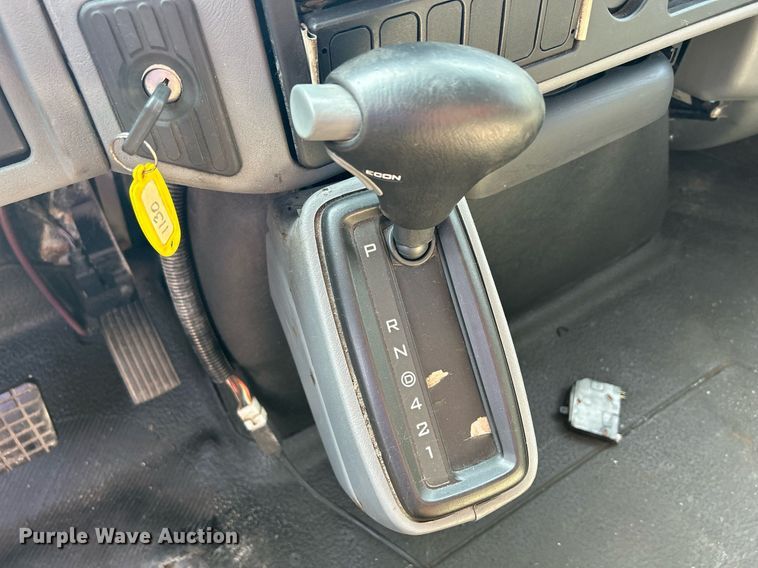 image for item DS8824 2006 International 4300  spreader truck