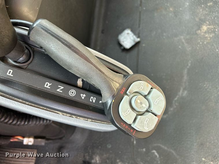 image for item DS8824 2006 International 4300  spreader truck