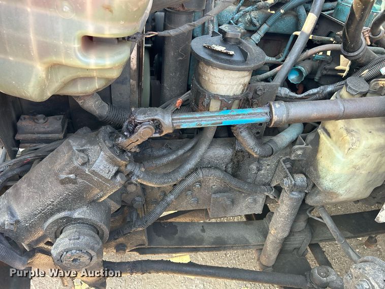 image for item DS8824 2006 International 4300  spreader truck