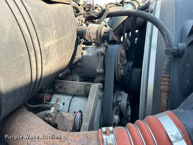 image for item DS8824 2006 International 4300  spreader truck