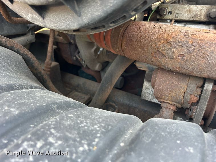 image for item DS8824 2006 International 4300  spreader truck