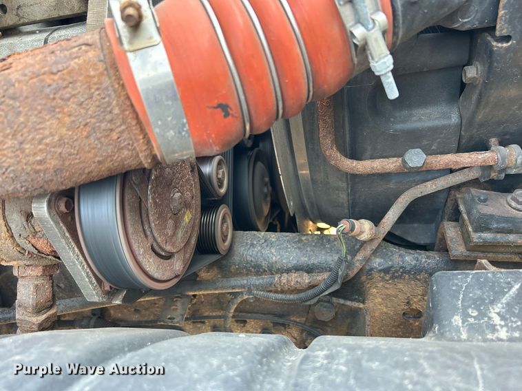 image for item DS8824 2006 International 4300  spreader truck