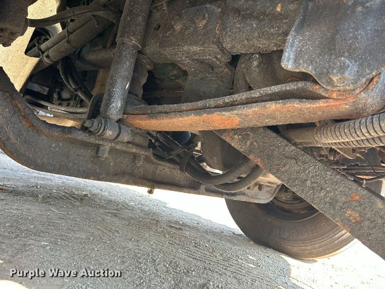 image for item DS8824 2006 International 4300  spreader truck