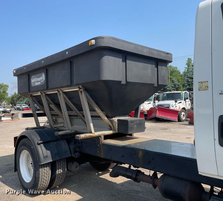 image for item DS8861 2012 International 4300  spreader truck