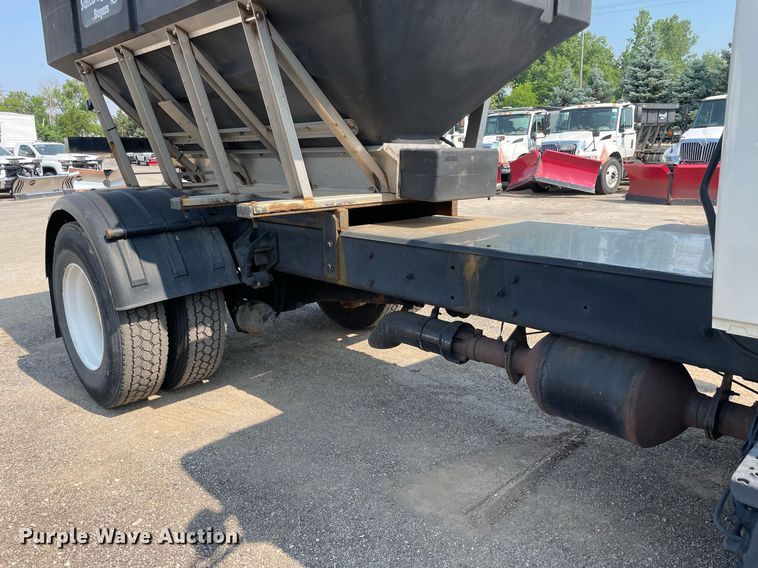 image for item DS8861 2012 International 4300  spreader truck