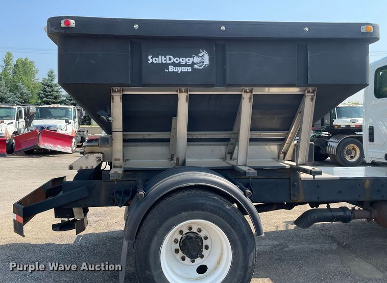 image for item DS8861 2012 International 4300  spreader truck