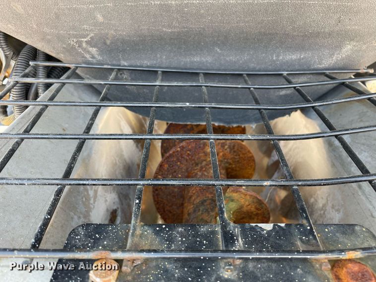 image for item DS8861 2012 International 4300  spreader truck