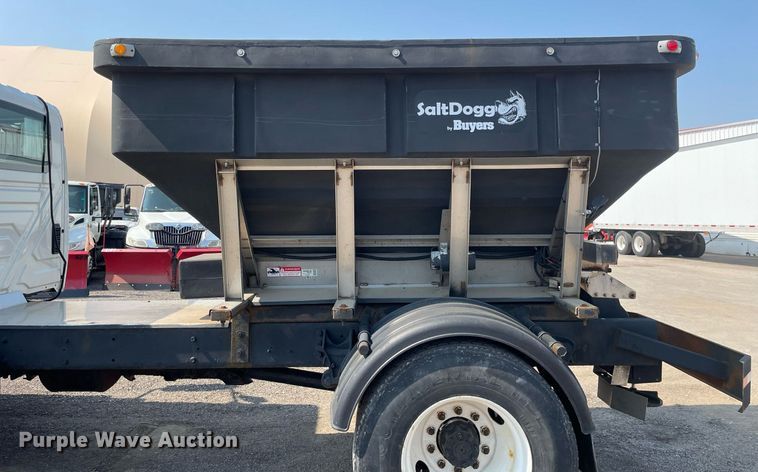 image for item DS8861 2012 International 4300  spreader truck