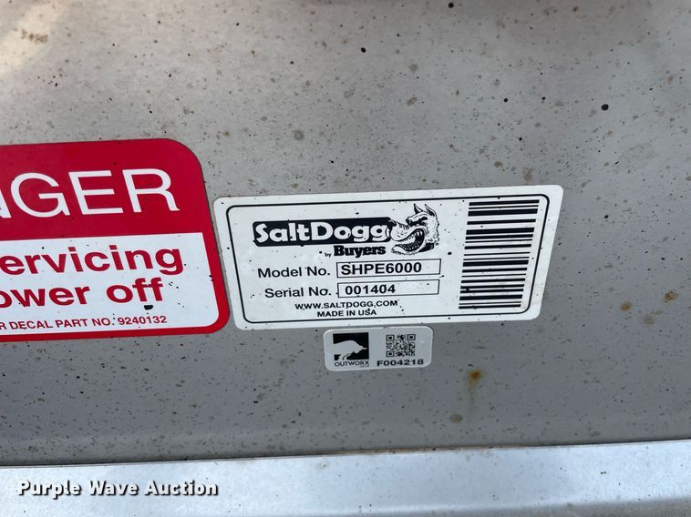 image for item DS8861 2012 International 4300  spreader truck