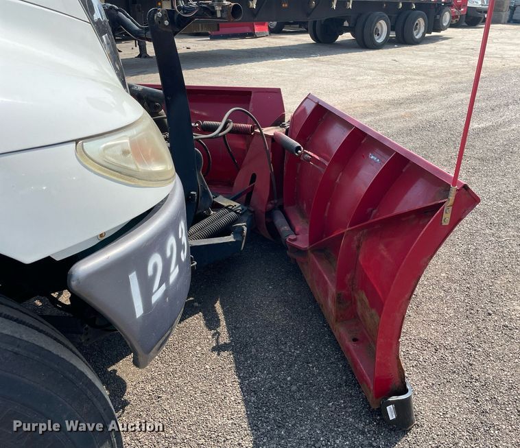 image for item DS8861 2012 International 4300  spreader truck