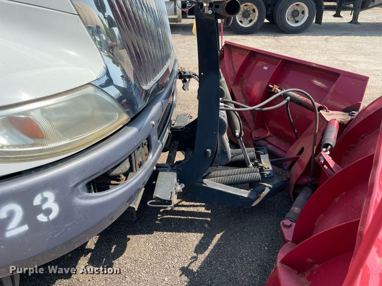 image for item DS8861 2012 International 4300  spreader truck