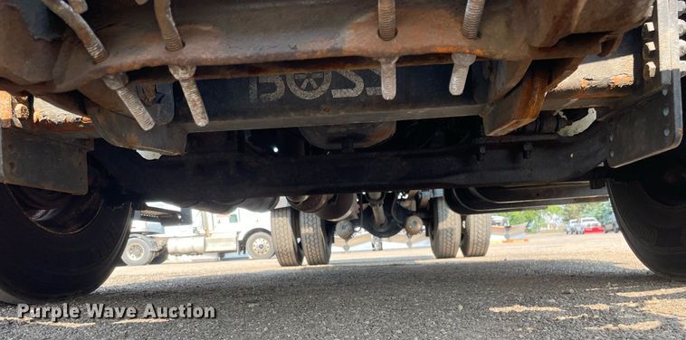 image for item DS8861 2012 International 4300  spreader truck